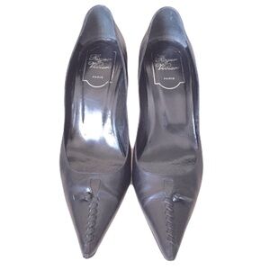 Roger Vivier Black Whipstitch Leather Pumps, Size 6.5